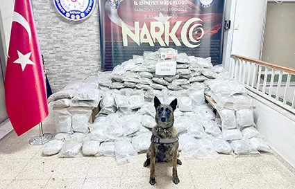 UYUŞTURUCU TACİRLERİNE 120 KG'LIK DARBE!