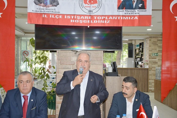 “ADIMIZ KAMU-DER, SOYADIMIZ TÜRKİYE”