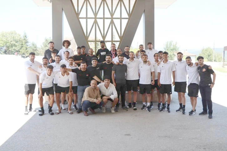 DARK REDS, PETROLSPOR'U KAMPTA ZİYARET ETTİ