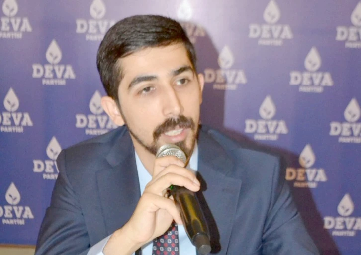 DEVA PARTİSİNDE İSTİFA ŞOKU