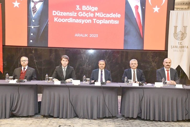 DÜZENSİZ GÖÇLE MÜCADELE TOPLANTISI YAPILDI