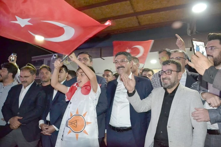 ERDOĞAN’IN ZAFERİ, BATMAN’DA COŞKUYLA KUTLANDI