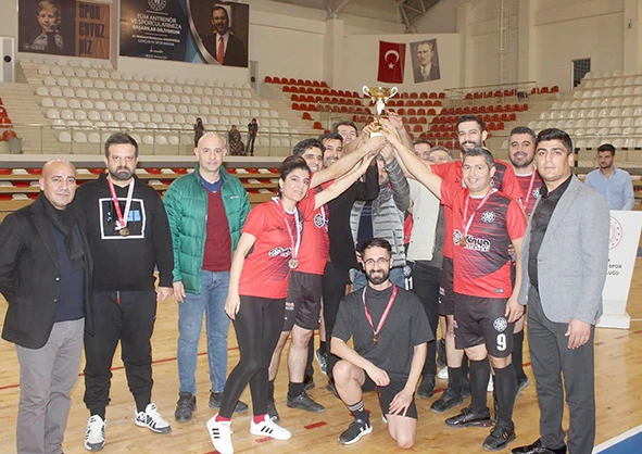 FİLENİN SAĞLIKÇILARI VOLEYBOL TURNUVASI SONA ERDİ