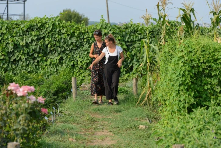 Fransa’dan bisikletiyle geldi  Nilüfer’in tarım çalışmalarını inceledi