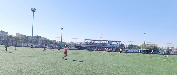 LİSELERARASI FUTBOL MAÇLARI BAŞLADI