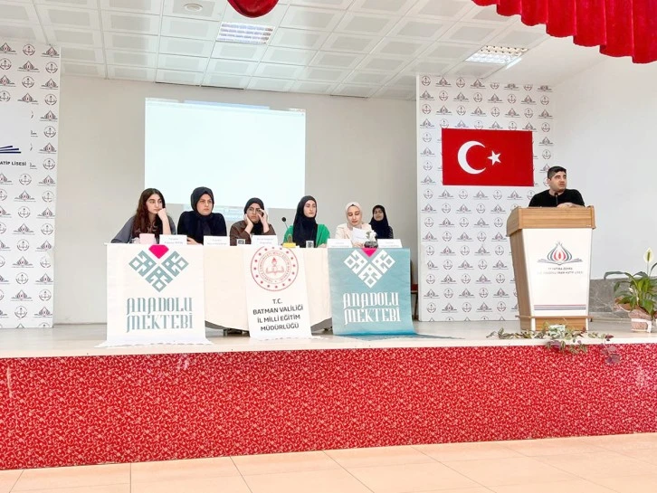 ÖĞRENCİLERDEN ‘YARIM ASIRLIK IŞIK’ PANELİ