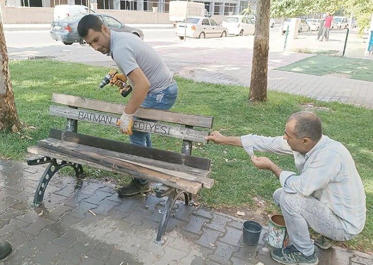 PARKLAR GENEL BAKIMDAN GEÇİRİLİYOR