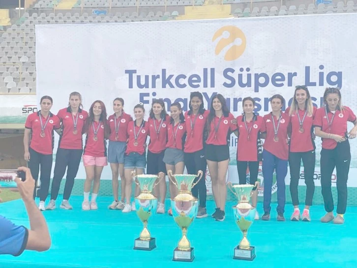 PETROLSPOR KADINLAR ATLETİZM TAKIMI SÜPER LİGİ 3. BİTİRDİ