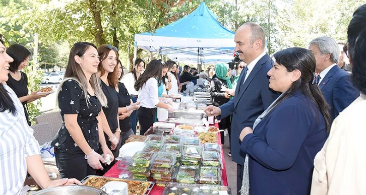 POLİS EŞLERİ DERNEĞİNDEN ANLAMLI KERMES