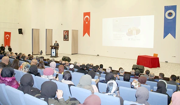 ÜNİVERSİTE’DE ‘MEVLANA’YI OKUMAK’ KONFERANSI DÜZENLENDİ