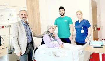 10 CM’LİK KİTLEYE BAŞARILI OPERASYON