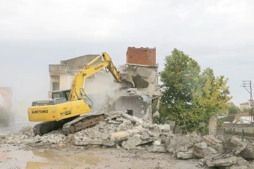 30 HANEDE YIKIM ÇALIŞMALARI BAŞLADI