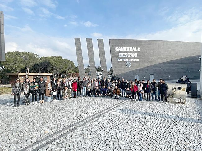 ÖĞRENCİLER SİVAS, ANKARA VE ÇANAKKALE’Yİ GEZDİ