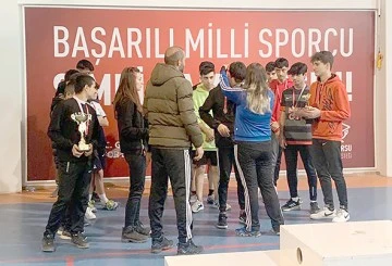 BADMİNTON ŞAMPİYONLARI BELLİ OLDU