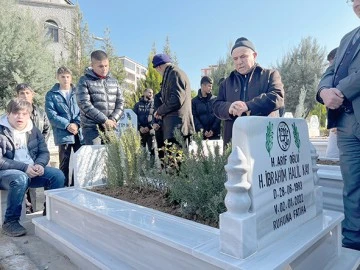 BAŞ ANTRENÖR HALİL KAY MEZARI BAŞINDA ANILDI