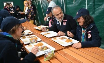 İzcilerin Uludağ eteklerinde kamp keyfi