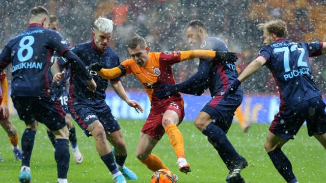 Liderden müthiş geri dönüş! Trabzonspor, Galatasaray'ı deplasmanda 2-1 mağlup etti