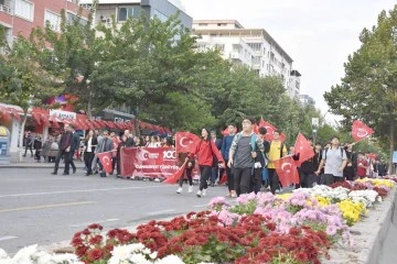 ÖĞRENCİLERDEN 100. YIL YÜRÜYÜŞÜ