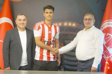 PETROLSPOR’DA 6. TRANSFER; ÖKKEŞ KARAOĞLU