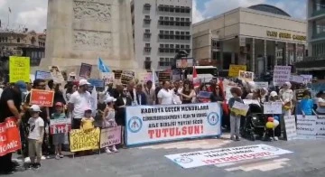 SAĞLIKÇI BİRLİĞİ SENDİKASI AİLE BİRLİĞİNİ BOZAN 3+1 SİSTEMİNE PROTESTO GÖSTERİSİ DÜZENLEDİ