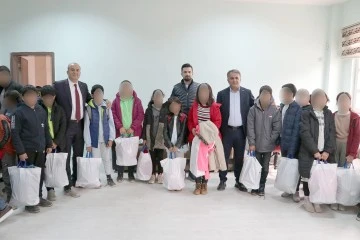 SELZEDE ÖĞRENCİLERE MONT VE BOT YARDIMI